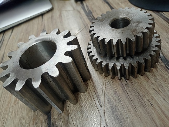 Spur gears - macbros