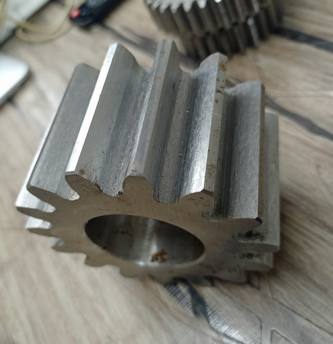 Spur gears - macbros