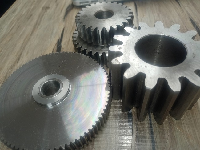 Spur gears - macbros